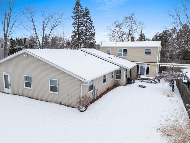 828 N WEBSTER AVENUE, De Pere, WI 54115