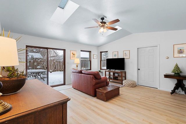 828 N WEBSTER AVENUE, De Pere, WI 54115