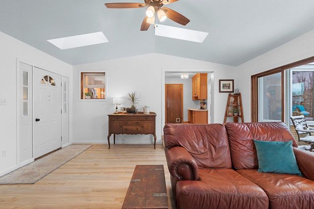 828 N WEBSTER AVENUE, De Pere, WI 54115