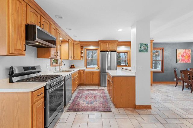 828 N WEBSTER AVENUE, De Pere, WI 54115