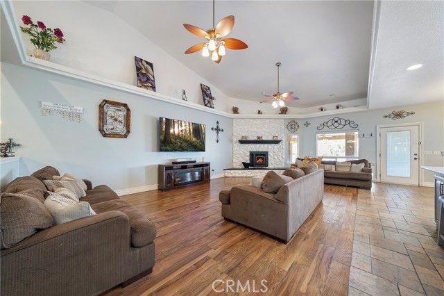 7172 Jargon St, Hesperia, CA 92344