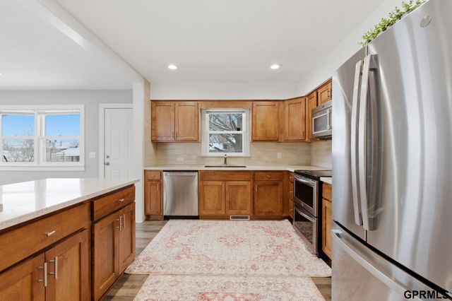 2916 S 137th Street, Omaha, NE 68144