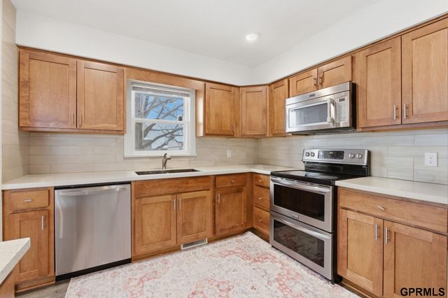 2916 S 137th Street, Omaha, NE 68144