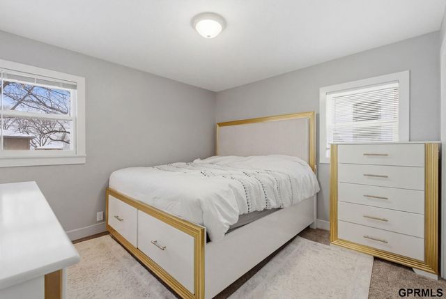 2916 S 137th Street, Omaha, NE 68144