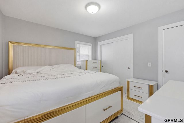 2916 S 137th Street, Omaha, NE 68144