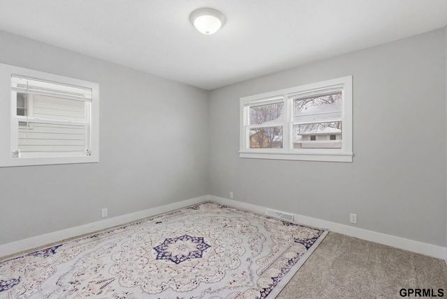 2916 S 137th Street, Omaha, NE 68144