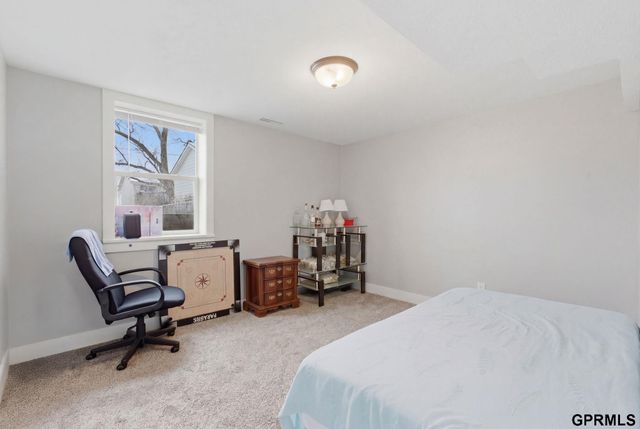 2916 S 137th Street, Omaha, NE 68144