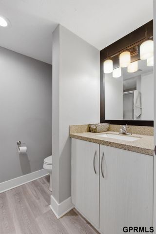 2916 S 137th Street, Omaha, NE 68144