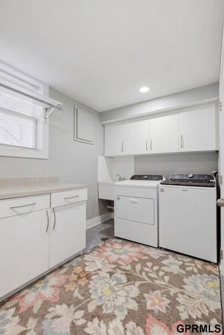 2916 S 137th Street, Omaha, NE 68144