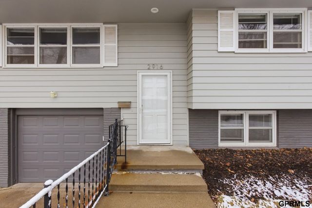 2916 S 137th Street, Omaha, NE 68144