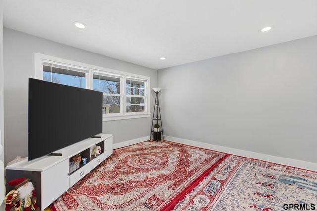 2916 S 137th Street, Omaha, NE 68144