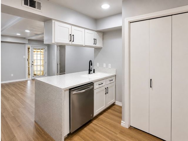 9022 Villa Park Circle, Dallas, TX 75225