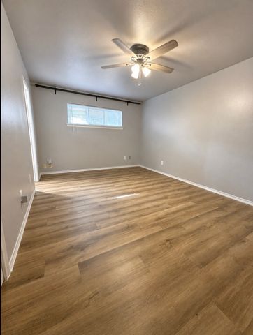 9022 Villa Park Circle, Dallas, TX 75225