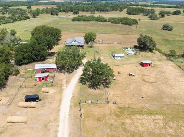 2666 County Road 247, Moulton, TX 77975