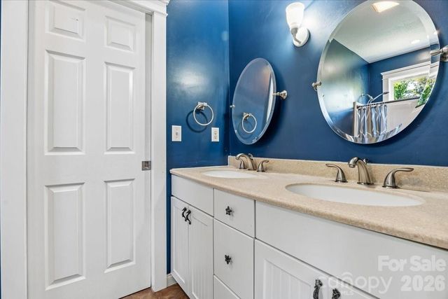 126 Carolina Bluebird Loop, Arden, NC 28704