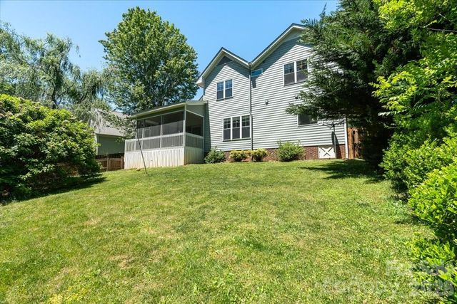 126 Carolina Bluebird Loop, Arden, NC 28704