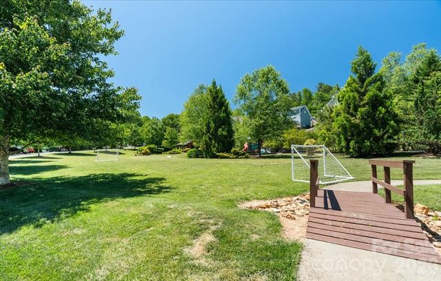 126 Carolina Bluebird Loop, Arden, NC 28704