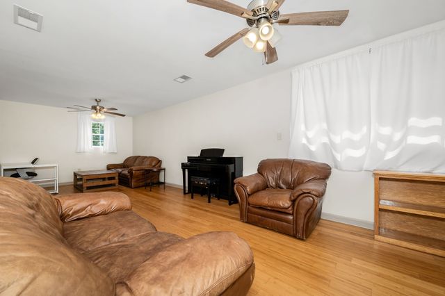 1555 Gassaway Main St, Liberty, TN 37095