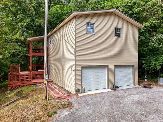 1555 Gassaway Main St, Liberty, TN 37095