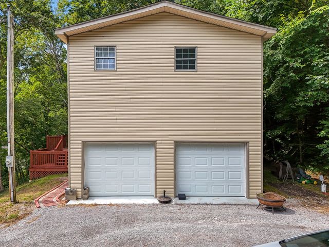 1555 Gassaway Main St, Liberty, TN 37095