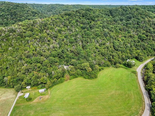 1555 Gassaway Main St, Liberty, TN 37095