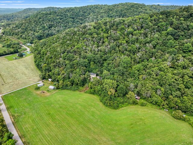 1555 Gassaway Main St, Liberty, TN 37095