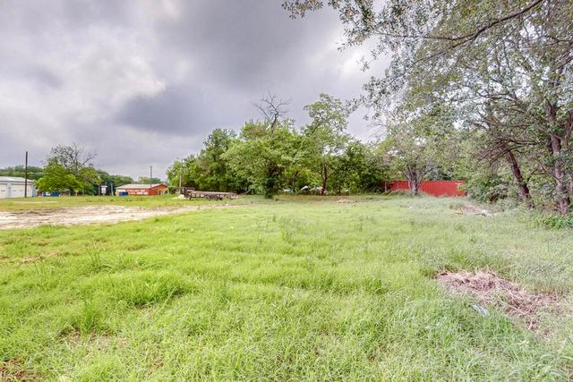 201 Dellis Street, Terrell, TX 75160