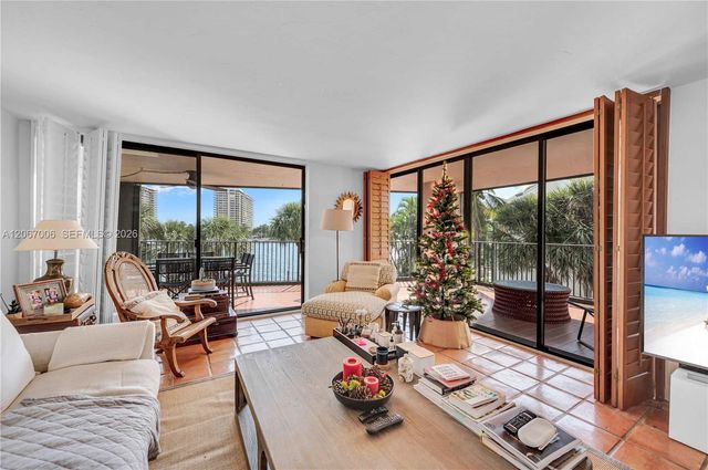 1700 S Bayshore Lane 3B, Miami, FL 33133