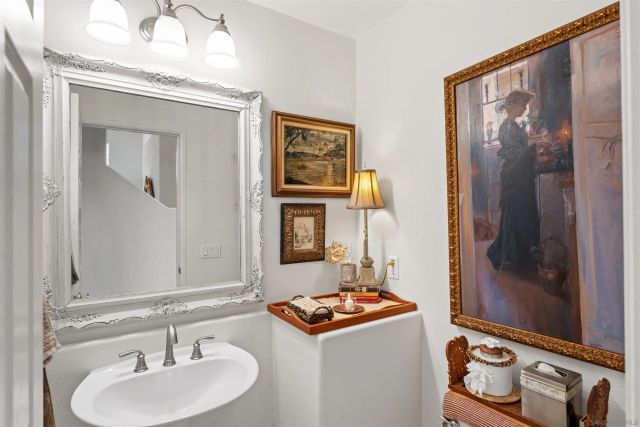 2039 Alborada Dr, Camarillo, CA 93010