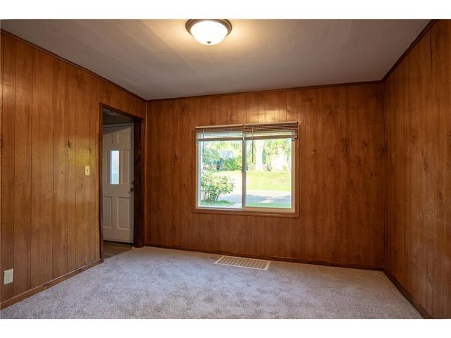 608 7th Ave S, Hopkins, MN 55343