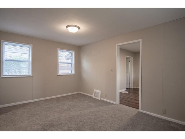 608 7th Ave S, Hopkins, MN 55343