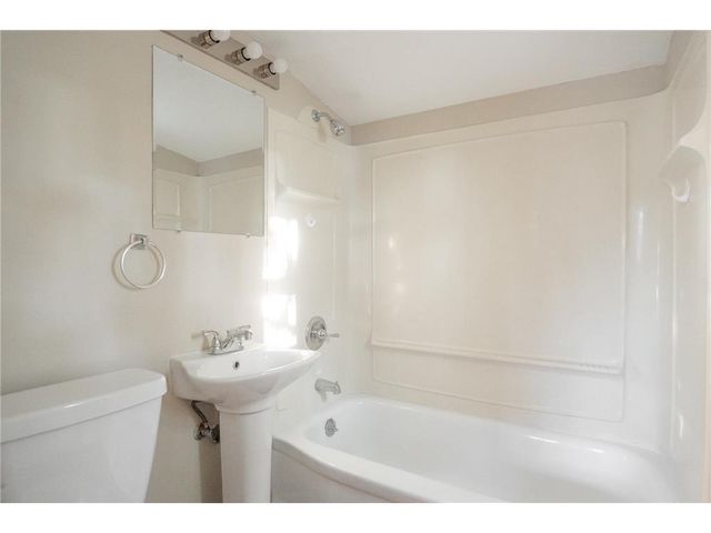 608 7th Ave S, Hopkins, MN 55343