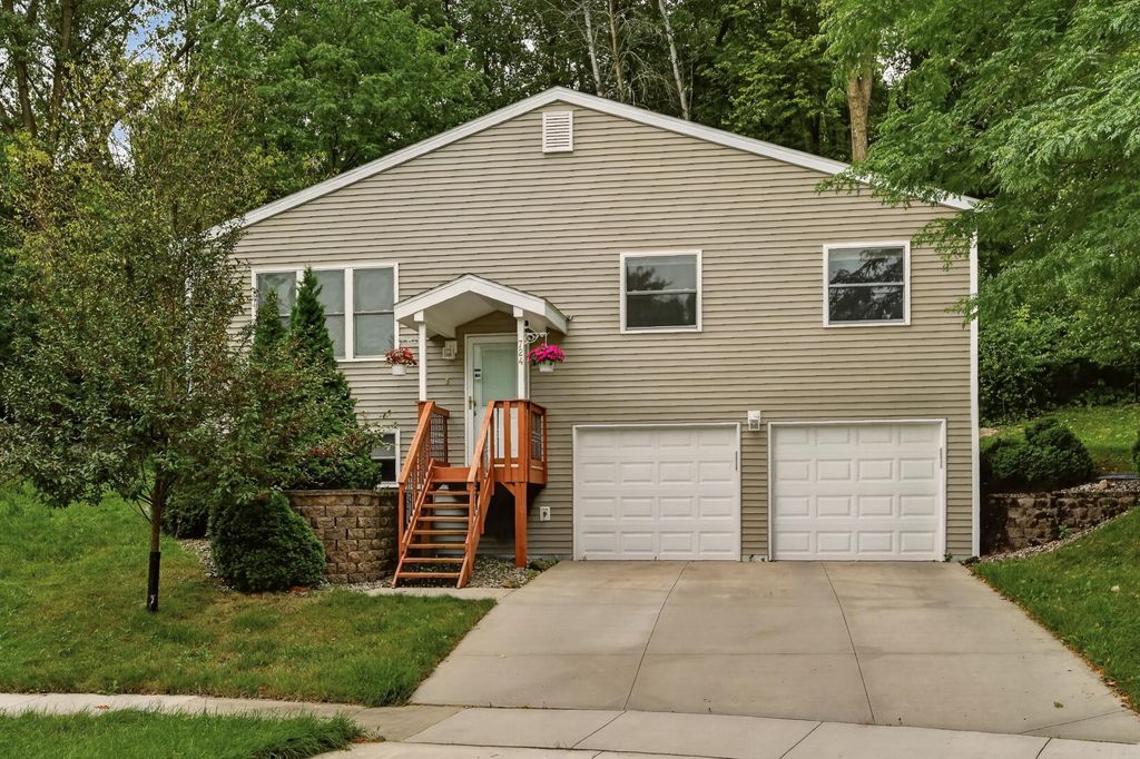724 20th Avenue SW, Rochester, MN 55902