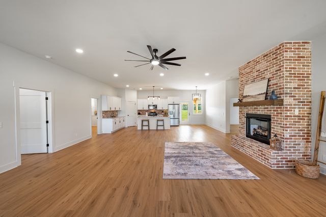 4031 Wells Rd, Springfield, TN 37172