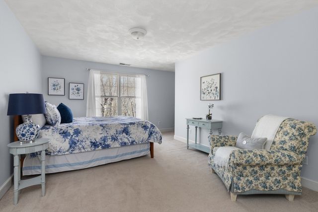 36 Morningside Dr, Topsfield, MA 01983
