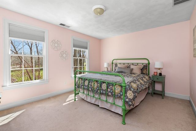 36 Morningside Dr, Topsfield, MA 01983