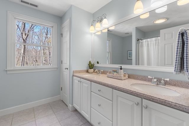 36 Morningside Dr, Topsfield, MA 01983