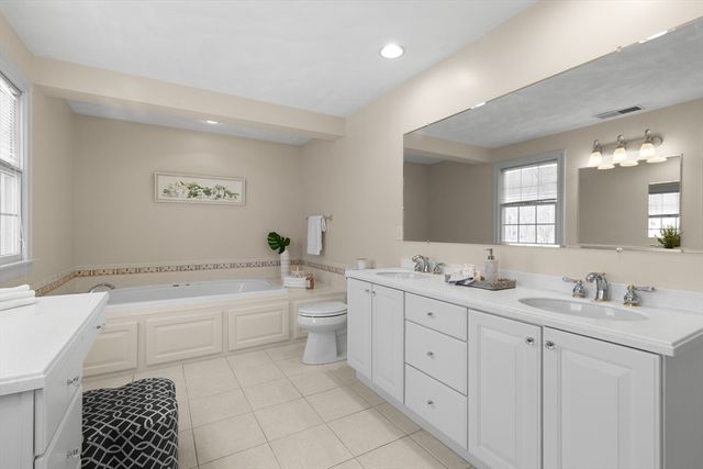 36 Morningside Dr, Topsfield, MA 01983