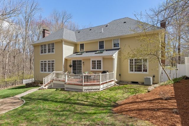 36 Morningside Dr, Topsfield, MA 01983