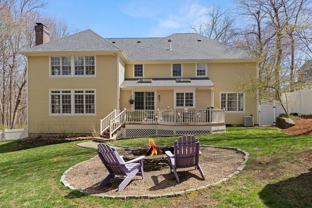 36 Morningside Dr, Topsfield, MA 01983
