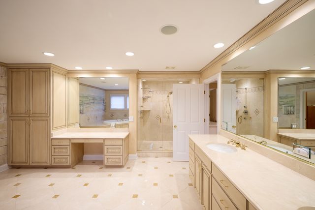 1400 Arbor Lane, Lake Forest, IL 60045