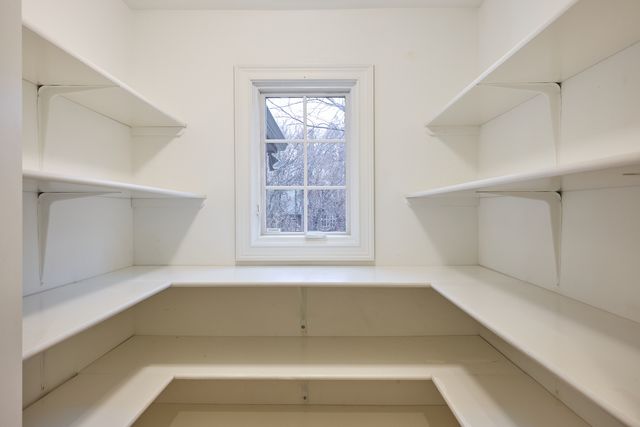 1400 Arbor Lane, Lake Forest, IL 60045