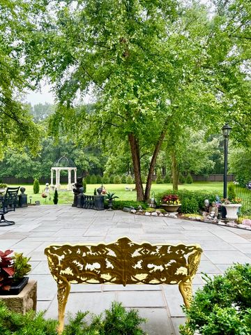 1400 Arbor Lane, Lake Forest, IL 60045