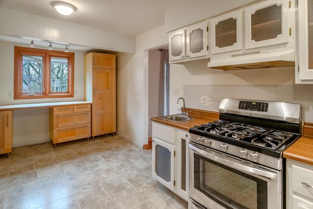 1826 Arrowhead Drive, West Lafayette, IN 47906