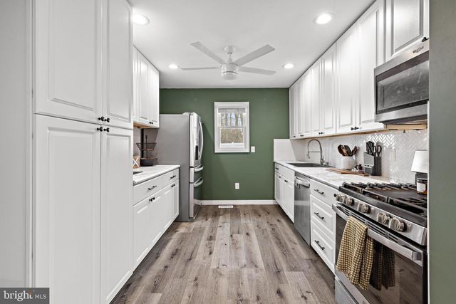 693 LAKE BARNEGAT DR N, Lanoka Harbor, NJ 08734