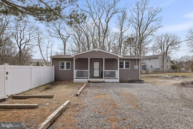 693 LAKE BARNEGAT DR N, Lanoka Harbor, NJ 08734