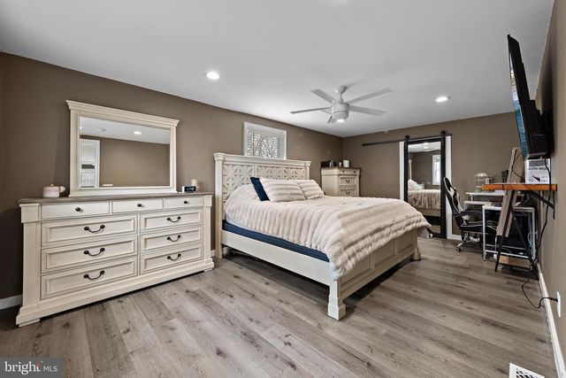 693 LAKE BARNEGAT DR N, Lanoka Harbor, NJ 08734