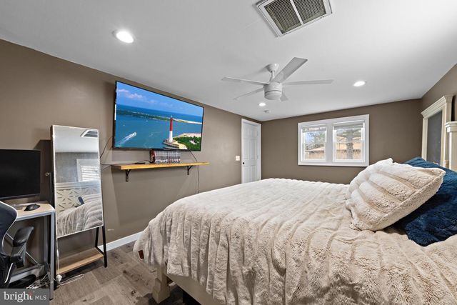 693 LAKE BARNEGAT DR N, Lanoka Harbor, NJ 08734