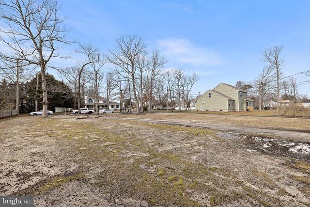 693 LAKE BARNEGAT DR N, Lanoka Harbor, NJ 08734