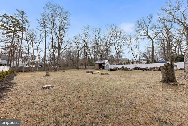 693 LAKE BARNEGAT DR N, Lanoka Harbor, NJ 08734